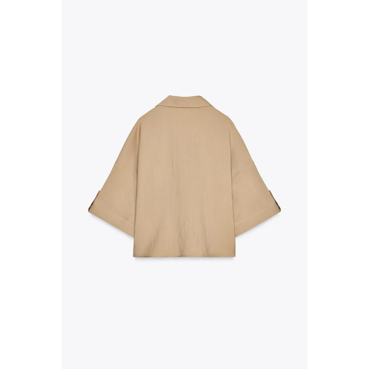 Ширкая рубашка с короткими рукавами