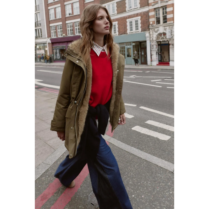 СТЕГАНАЯ ПАРКА С ВНУТРЕННЕЙ ОТДЕЛКОЙ ПОД МЕХ