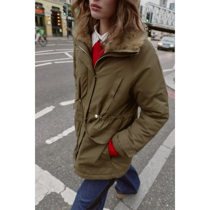 СТЕГАНАЯ ПАРКА С ВНУТРЕННЕЙ ОТДЕЛКОЙ ПОД МЕХ