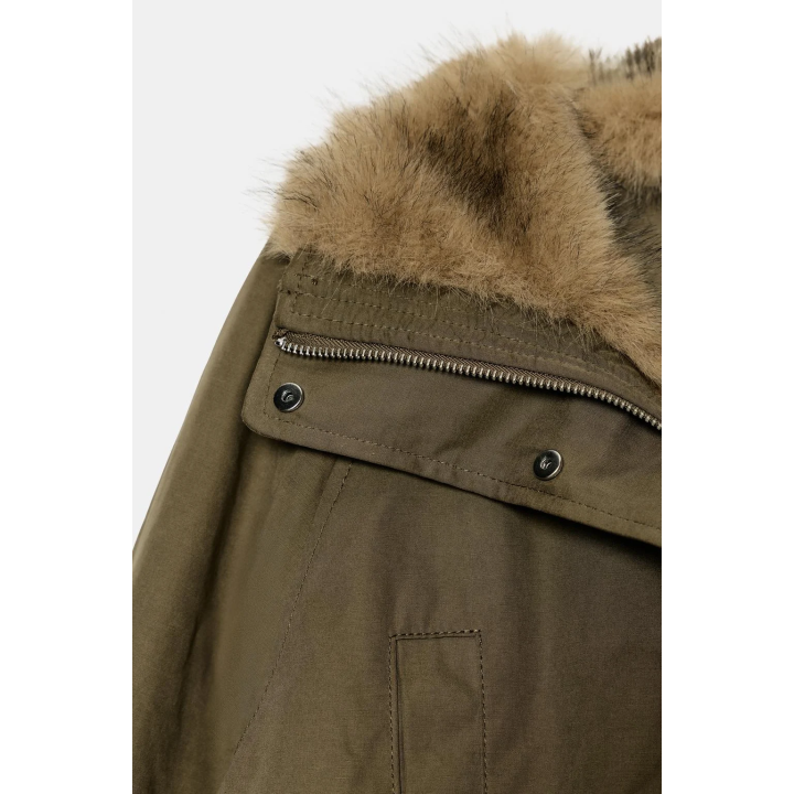 СТЕГАНАЯ ПАРКА С ВНУТРЕННЕЙ ОТДЕЛКОЙ ПОД МЕХ