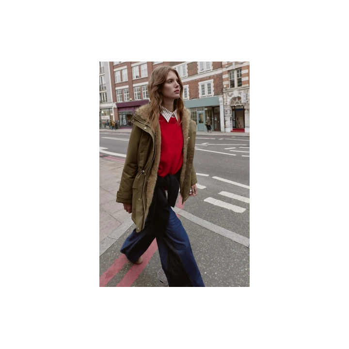 СТЕГАНАЯ ПАРКА С ВНУТРЕННЕЙ ОТДЕЛКОЙ ПОД МЕХ