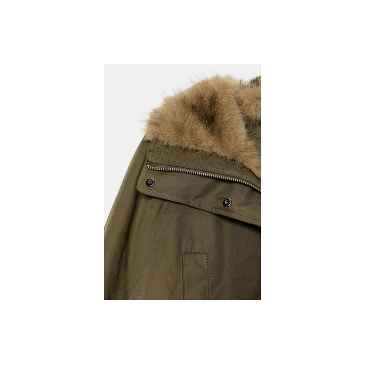 СТЕГАНАЯ ПАРКА С ВНУТРЕННЕЙ ОТДЕЛКОЙ ПОД МЕХ