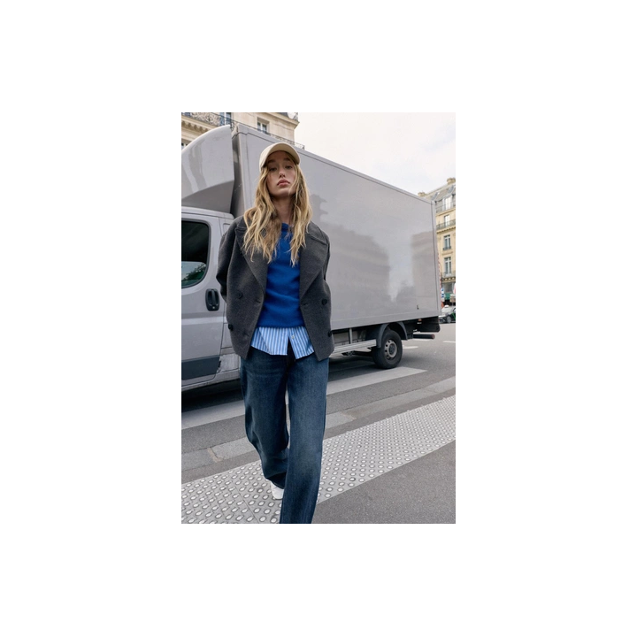 КОРОТКОЕ ДВУБОРТНОЕ ПАЛЬТО ИЗ МЯГКОЙ ТКАНИ