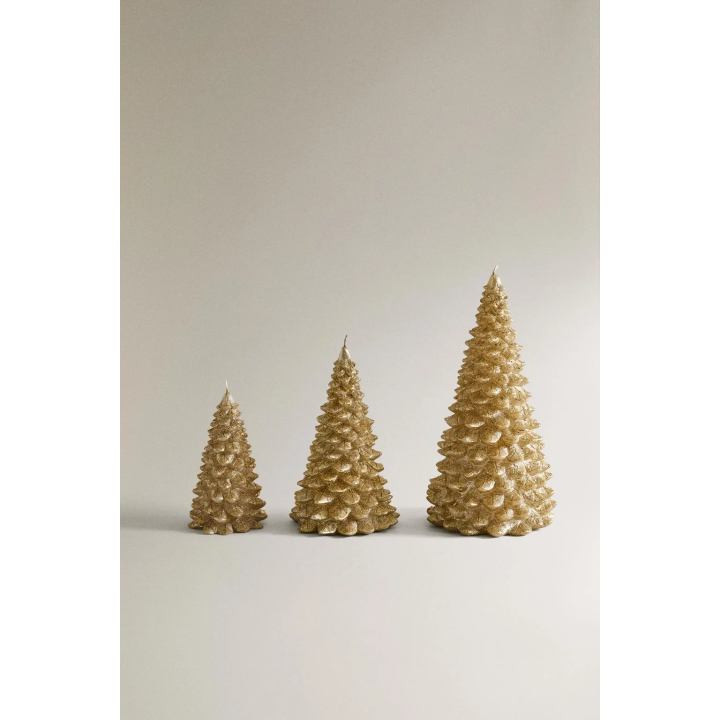 Рождественская свеча в форме золотой елки с блестками