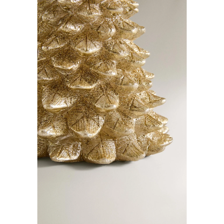 Рождественская свеча в форме золотой елки с блестками