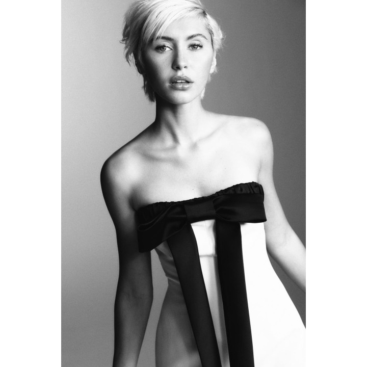 Платье без бретелек с бантом