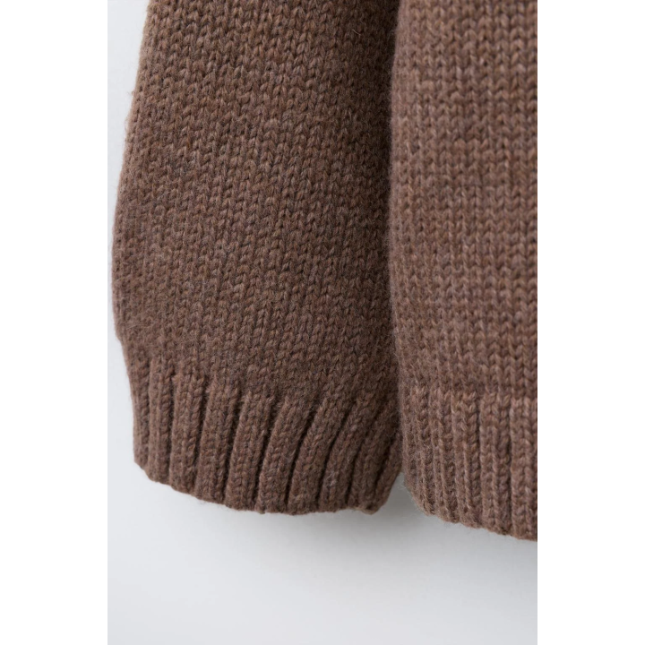 ТРИКОТАЖНЫЙ ДЖЕМПЕР С ВЫШИТЫМ ВОРОТНИКОМ