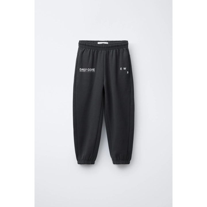 БРЮКИ-ДЖОГГЕРЫ С ТЕКСТОВЫМ ПРИНТОМ