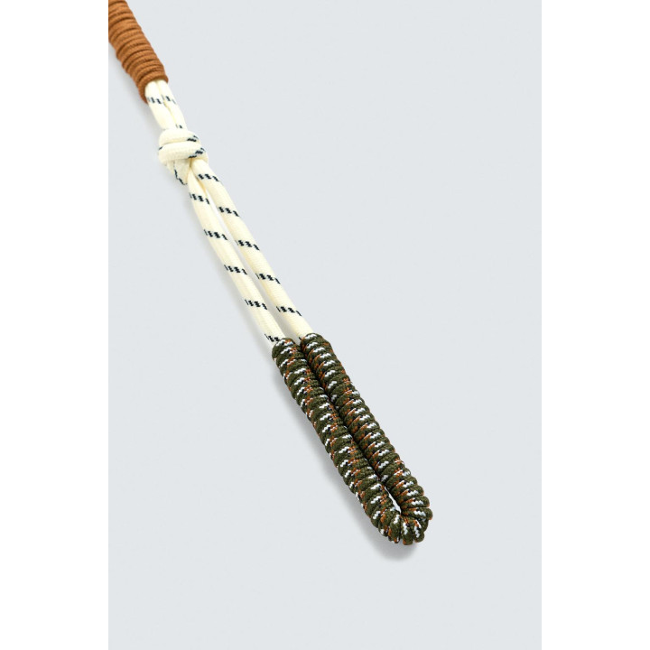 БРЕЛОК ИЗ КОНТРАСТНЫХ ШНУРКОВ