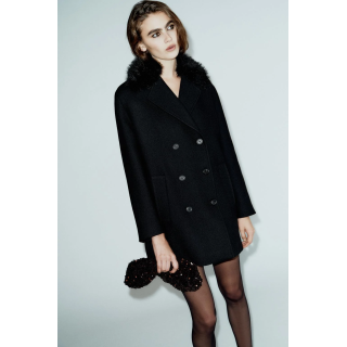 УКОРОЧЕННОЕ ПАЛЬТО ИЗ ШЕРСТИ С ЛАЦКАНАМИ ИЗ ИСКУССТВЕННОГО МЕХА