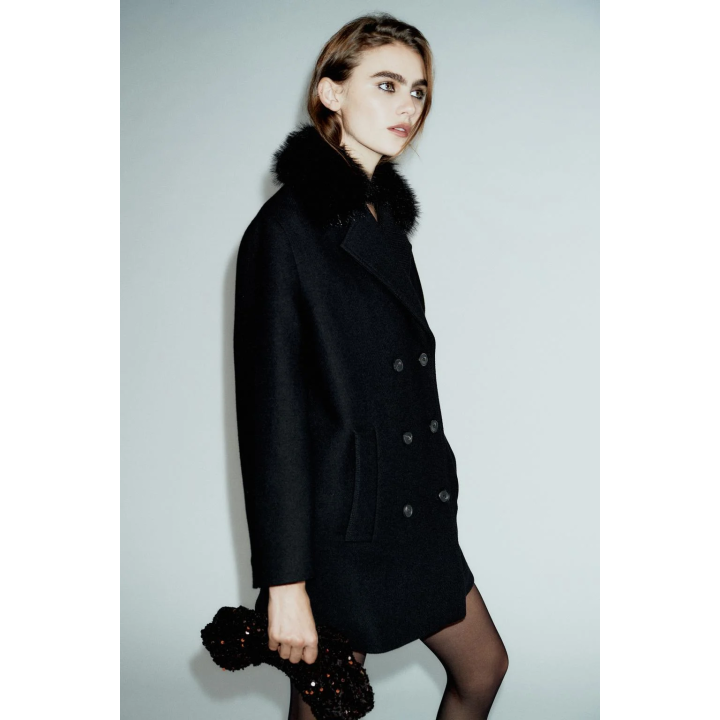 УКОРОЧЕННОЕ ПАЛЬТО ИЗ ШЕРСТИ С ЛАЦКАНАМИ ИЗ ИСКУССТВЕННОГО МЕХА