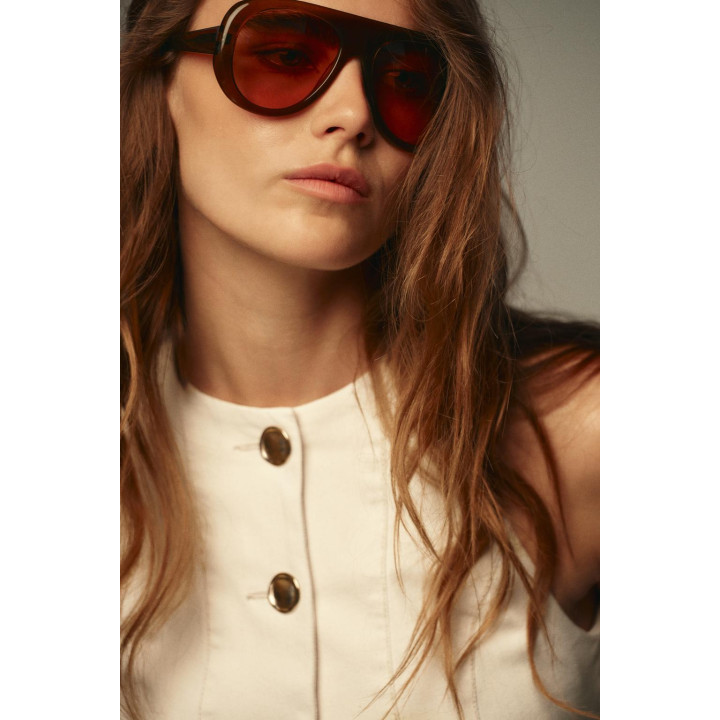 ЖИЛЕТ С БАСКОЙ И ДЕКОРАТИВНОЙ СТРОЧКОЙ