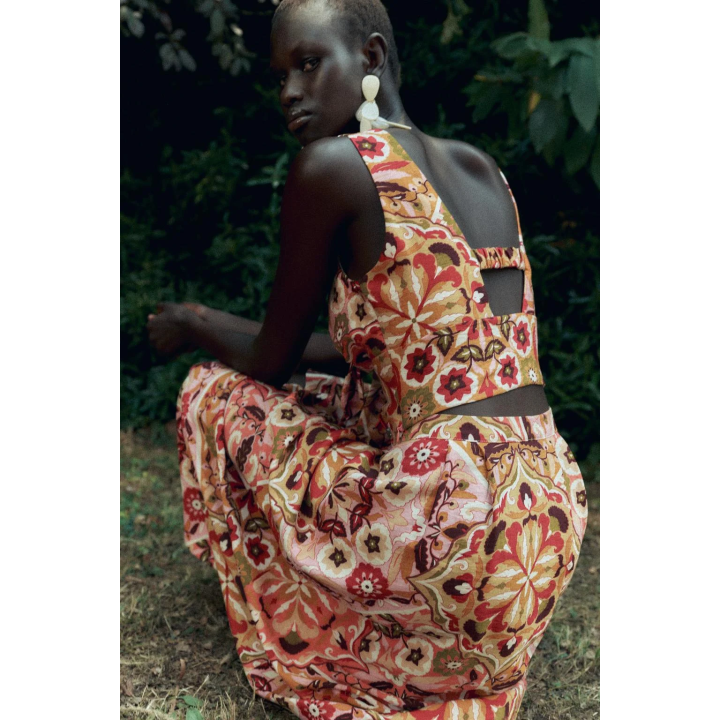 УКОРОЧЕННЫЙ ТОП В СТИЛЕ РУСТИК С ПРИНТОМ И УЗЛОМ