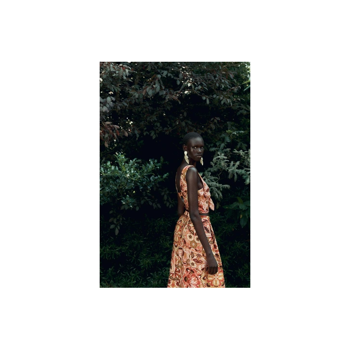 УКОРОЧЕННЫЙ ТОП В СТИЛЕ РУСТИК С ПРИНТОМ И УЗЛОМ