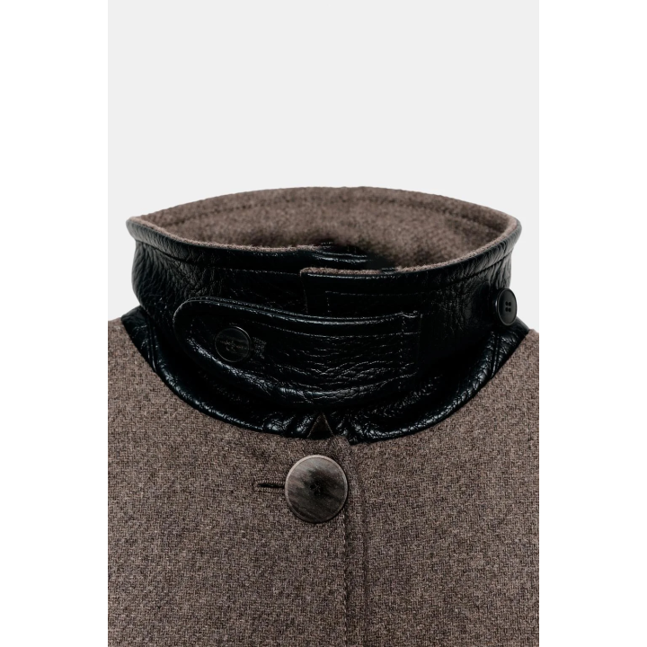 ПАЛЬТО-НАКИДКА ИЗ ШЕРСТИ С КОНТРАСТНЫМ ВОРОТНИКОМ