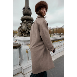 ПАЛЬТО ОВЕРСАЙЗ С ШЕРСТЬЮ И КОНТРАСТНЫМИ МАНЖЕТАМИ