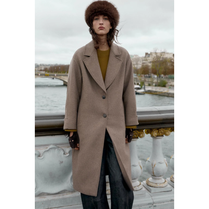 ПАЛЬТО ОВЕРСАЙЗ С ШЕРСТЬЮ И КОНТРАСТНЫМИ МАНЖЕТАМИ