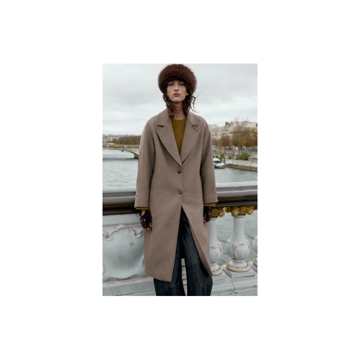 ПАЛЬТО ОВЕРСАЙЗ С ШЕРСТЬЮ И КОНТРАСТНЫМИ МАНЖЕТАМИ