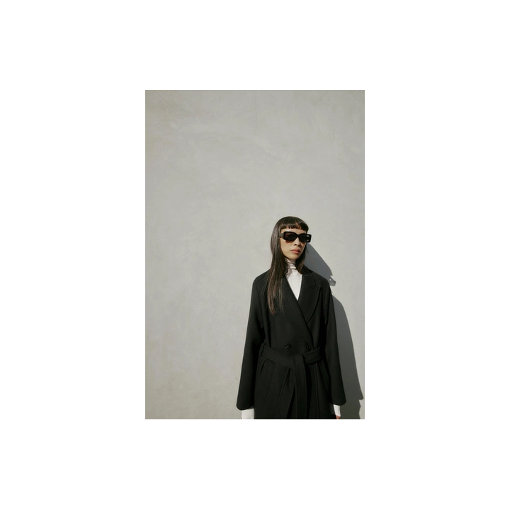 Пальто из шерсти с поясом