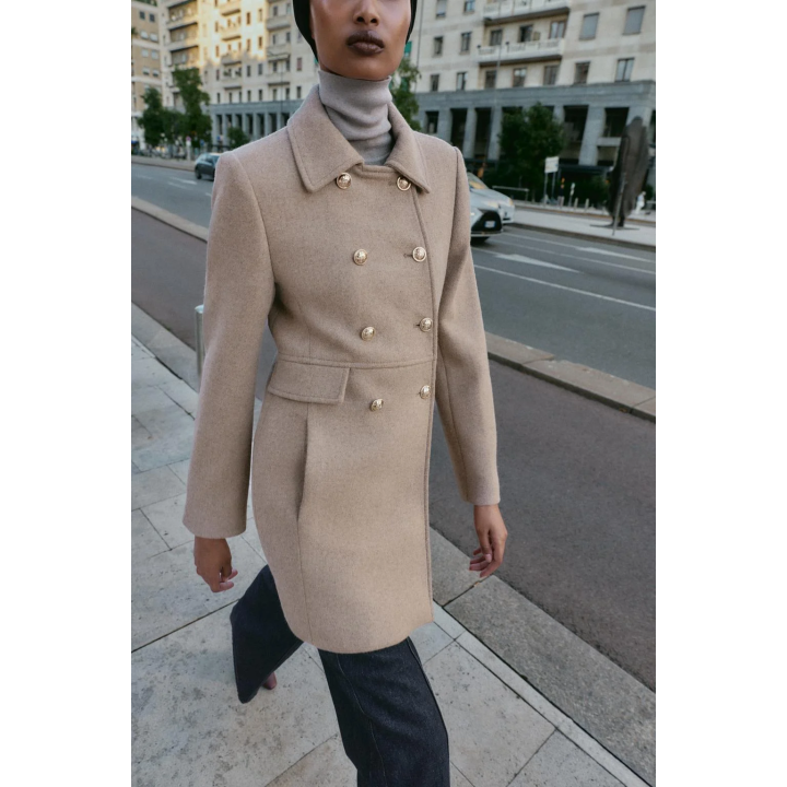 КОРОТКОЕ ДВУБОРТНОЕ ПАЛЬТО С ШЕРСТЬЮ