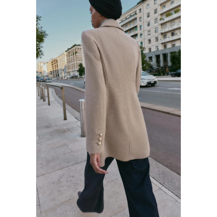 КОРОТКОЕ ДВУБОРТНОЕ ПАЛЬТО С ШЕРСТЬЮ