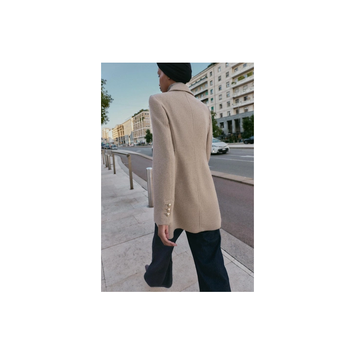 КОРОТКОЕ ДВУБОРТНОЕ ПАЛЬТО С ШЕРСТЬЮ