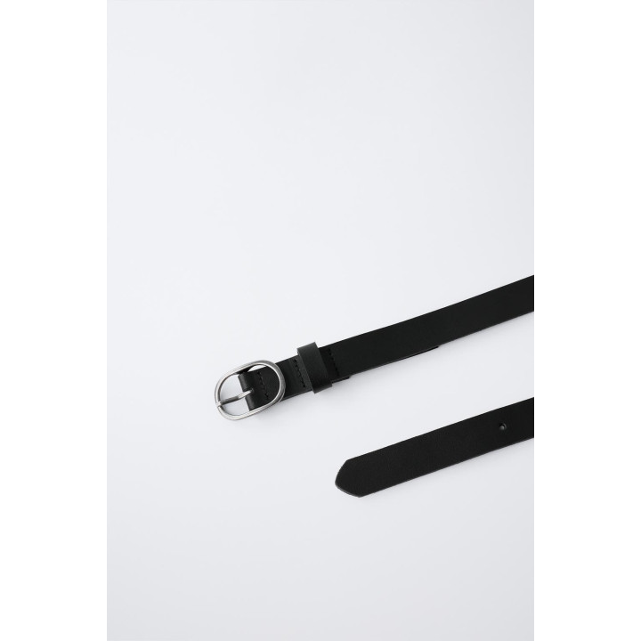 КОЖАНЫЙ РЕМЕНЬ С ПРЯЖКОЙ