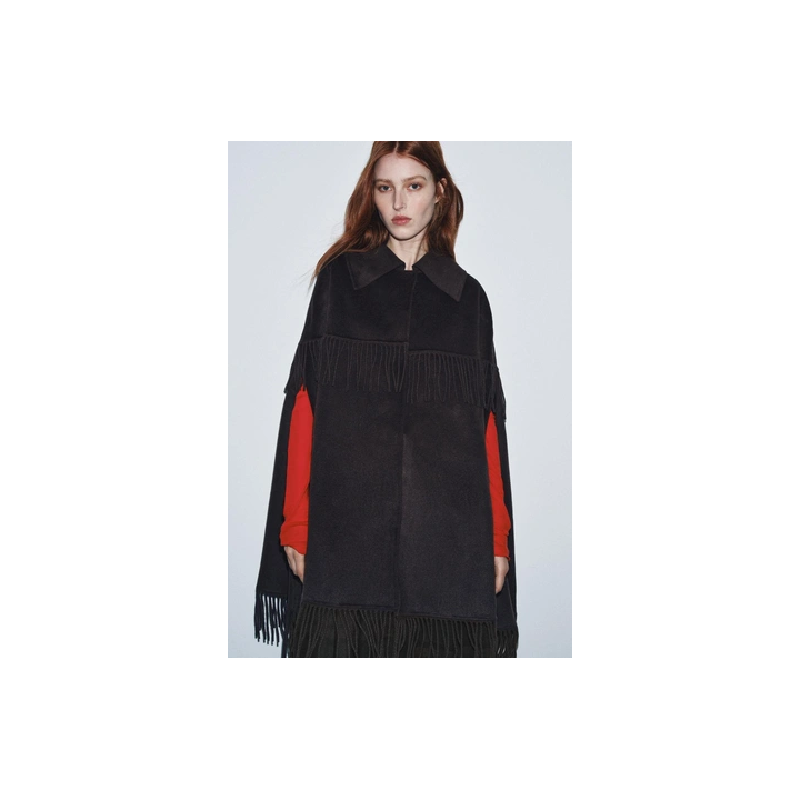 НАКИДКА С ЛАЦКАНАМИ И БАХРОМОЙ ИЗ ШЕРСТИ