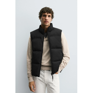 СТЕГАНЫЙ ЖИЛЕТ КЛАССИЧЕСКОГО КРОЯ