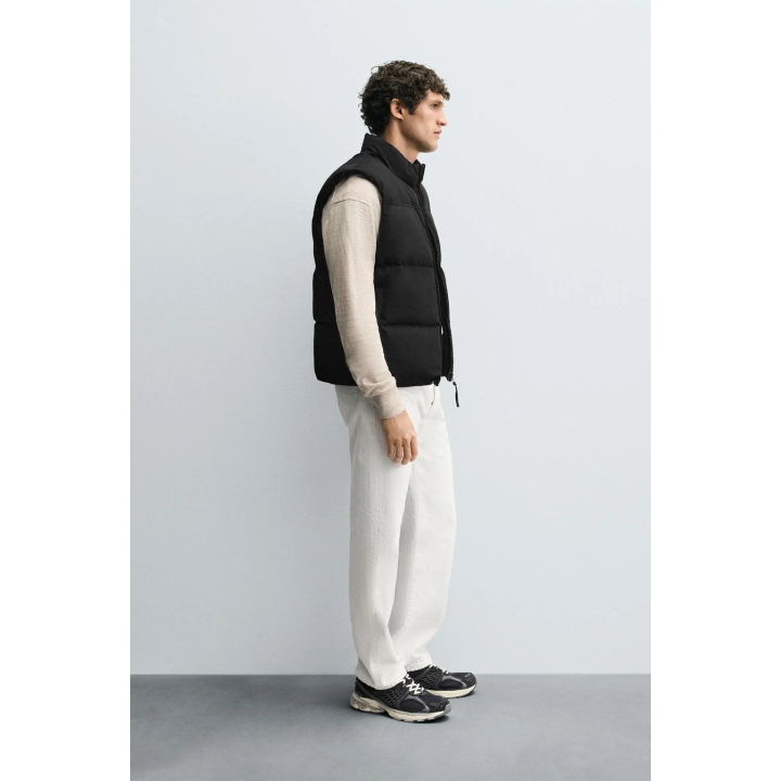 СТЕГАНЫЙ ЖИЛЕТ КЛАССИЧЕСКОГО КРОЯ