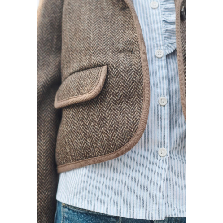 Укороченный жакет-блейзер в мелкую клетку из ограниченной коллекции