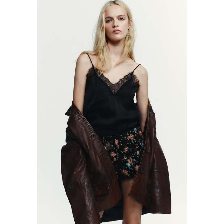 АТЛАСНЫЙ ТОП С КРУЖЕВОМ