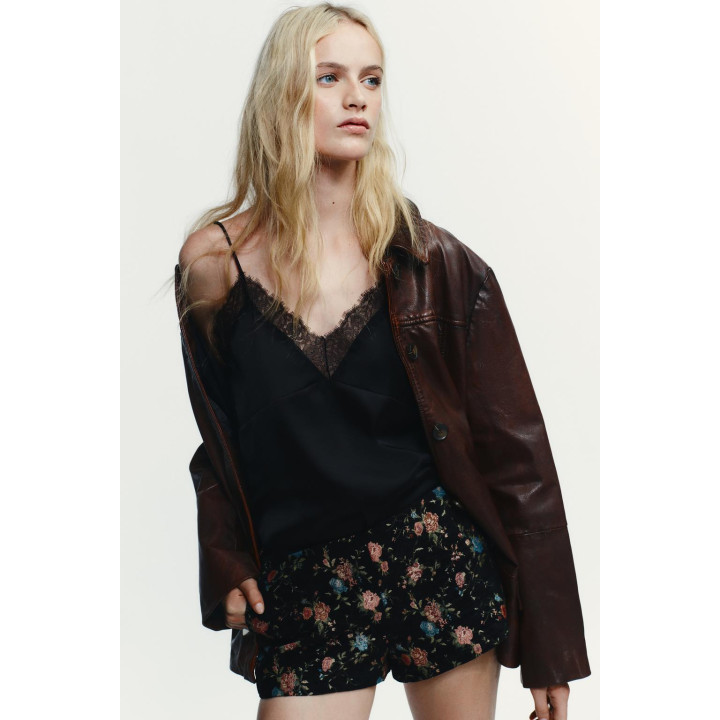 АТЛАСНЫЙ ТОП С КРУЖЕВОМ