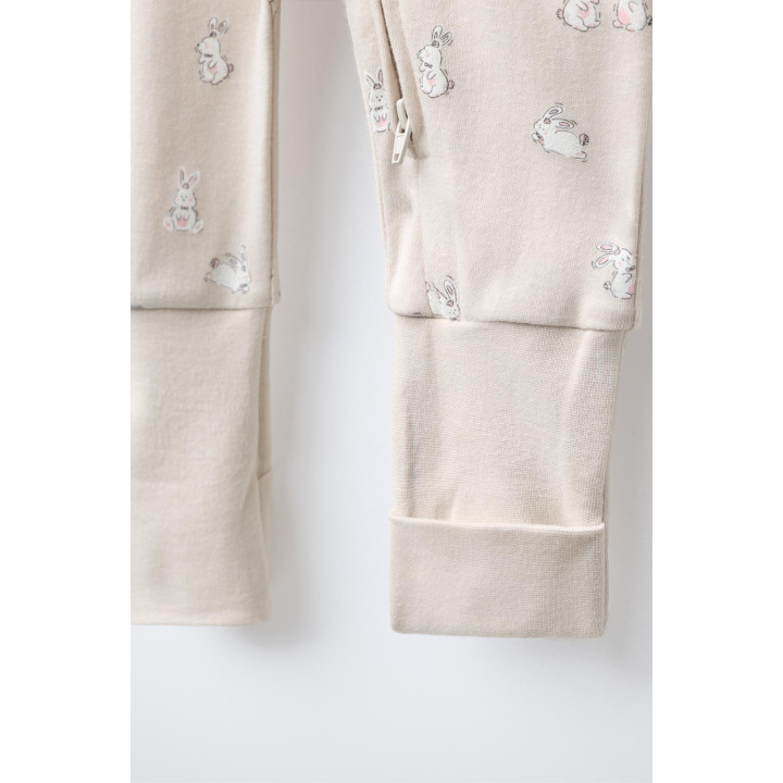 НАБОР ИЗ ДВУХ КОМБИНЕЗОНОВ С КРОЛИКАМИ И ТРАНСФОРМИРУЕМЫМИ НОЖКАМИ