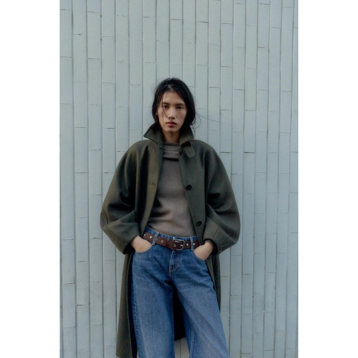 ПАЛЬТО ИЗ ШЕРСТИ С КОНТРАСТНЫМ ВОРОТНИКОМ И РУКАВАМИ «ШАР»