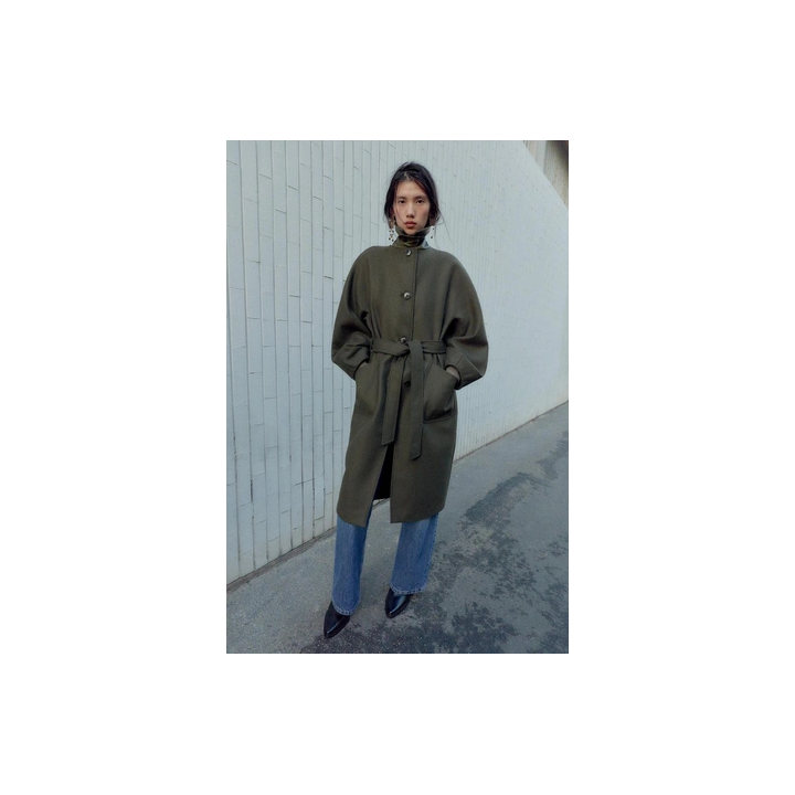 ПАЛЬТО ИЗ ШЕРСТИ С КОНТРАСТНЫМ ВОРОТНИКОМ И РУКАВАМИ «ШАР»