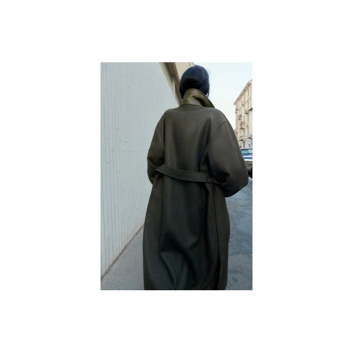 ПАЛЬТО ИЗ ШЕРСТИ С КОНТРАСТНЫМ ВОРОТНИКОМ И РУКАВАМИ «ШАР»