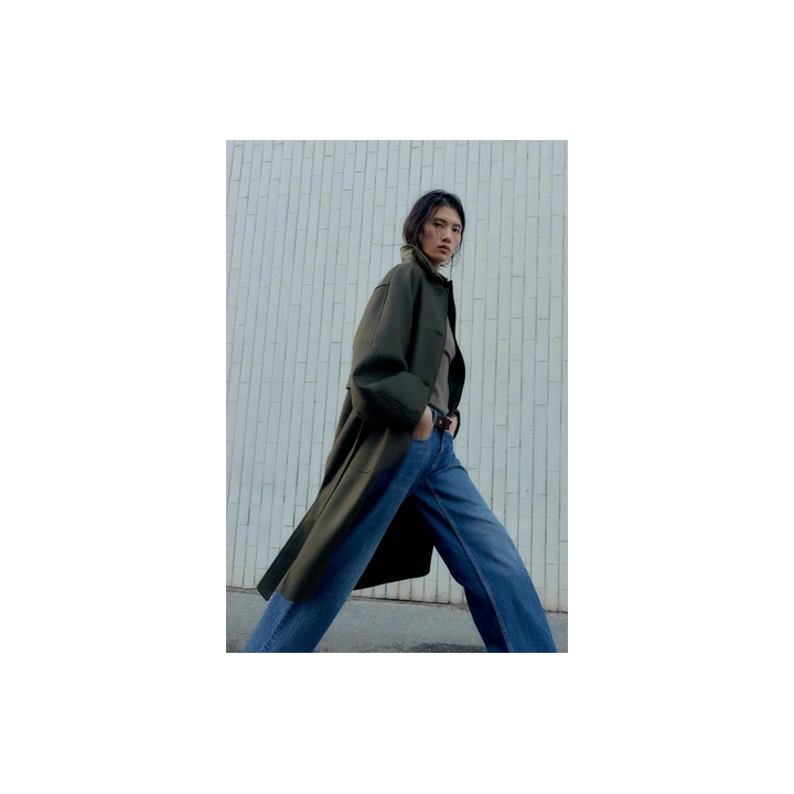 ПАЛЬТО ИЗ ШЕРСТИ С КОНТРАСТНЫМ ВОРОТНИКОМ И РУКАВАМИ «ШАР»