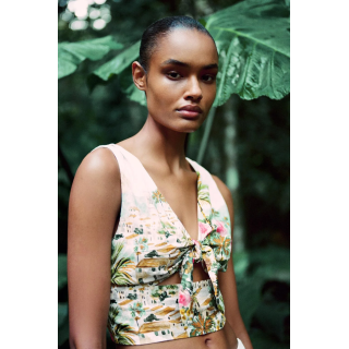 КОРОТКИЙ ТОП С ПРИНТОМ И УЗЛОМ