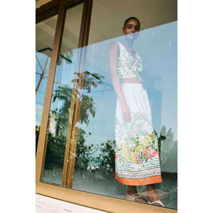 КОРОТКИЙ ТОП С ПРИНТОМ И УЗЛОМ