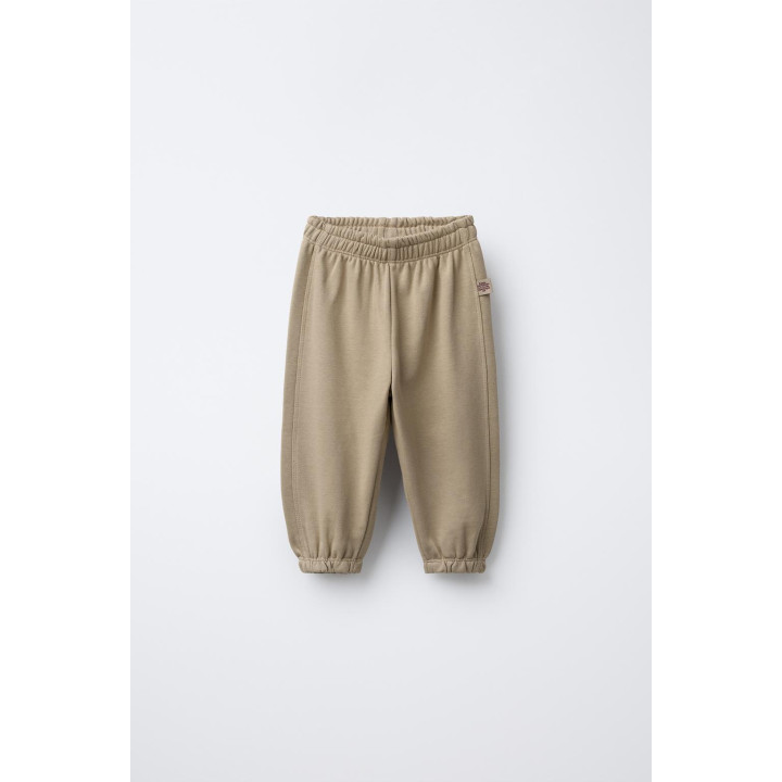 КОМПЛЕКТ ИЗ ДВУХ ДЖОГГЕРОВ ИЗ МЯГКОЙ ТКАНИ С НАШИВКОЙ