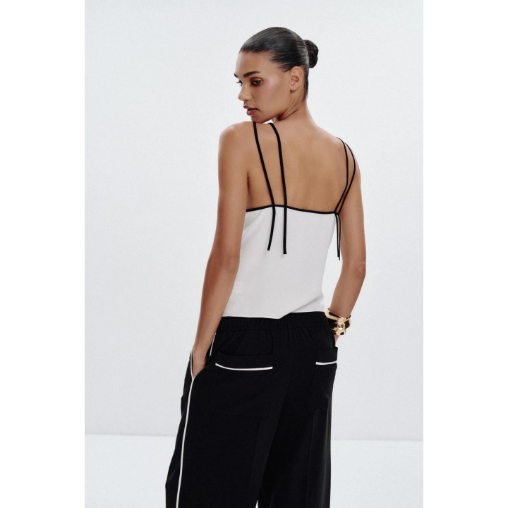 ТОП В БЕЛЬЕВОМ СТИЛЕ С КОНТРАСТНОЙ ОТДЕЛКОЙ