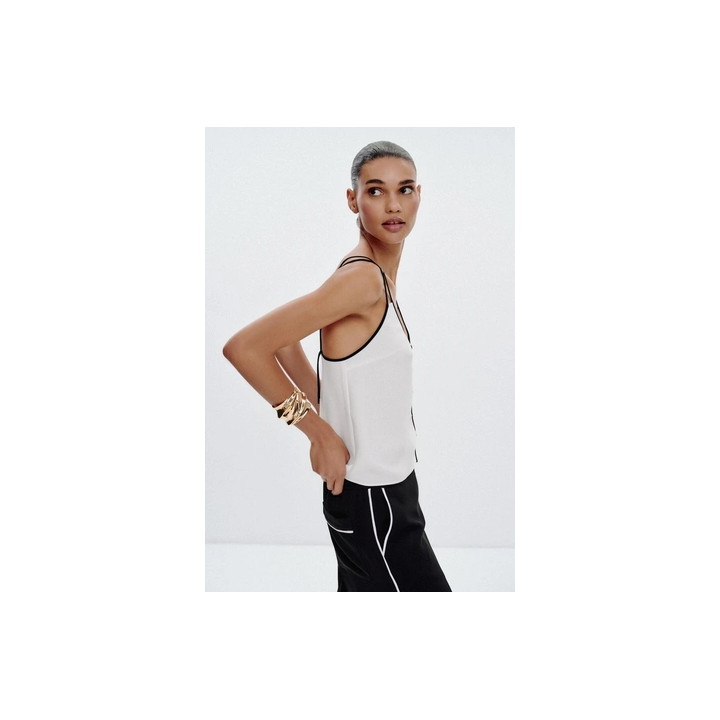 ТОП В БЕЛЬЕВОМ СТИЛЕ С КОНТРАСТНОЙ ОТДЕЛКОЙ