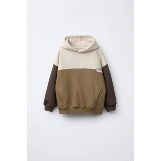 ТОЛСТОВКА В СТИЛЕ COLOR BLOCK С ЭТИКЕТКОЙ