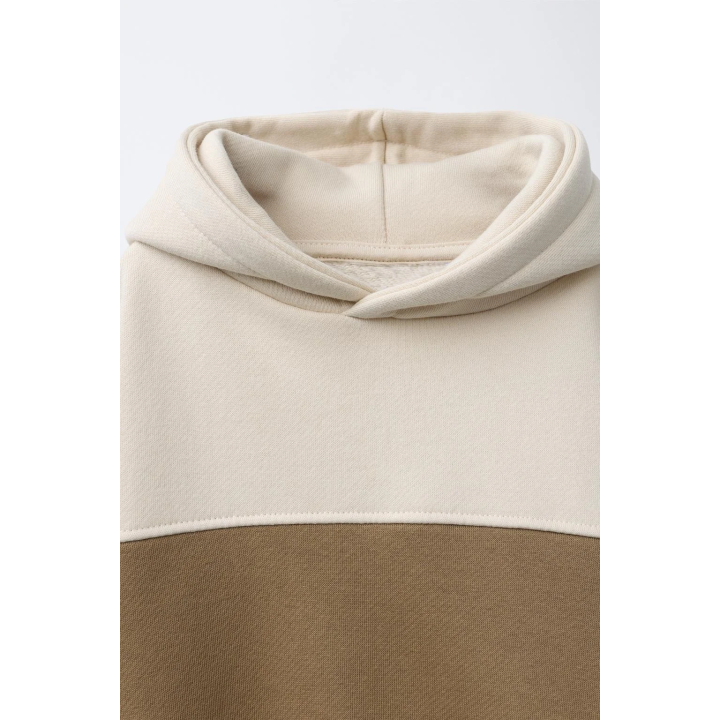 ТОЛСТОВКА В СТИЛЕ COLOR BLOCK С ЭТИКЕТКОЙ