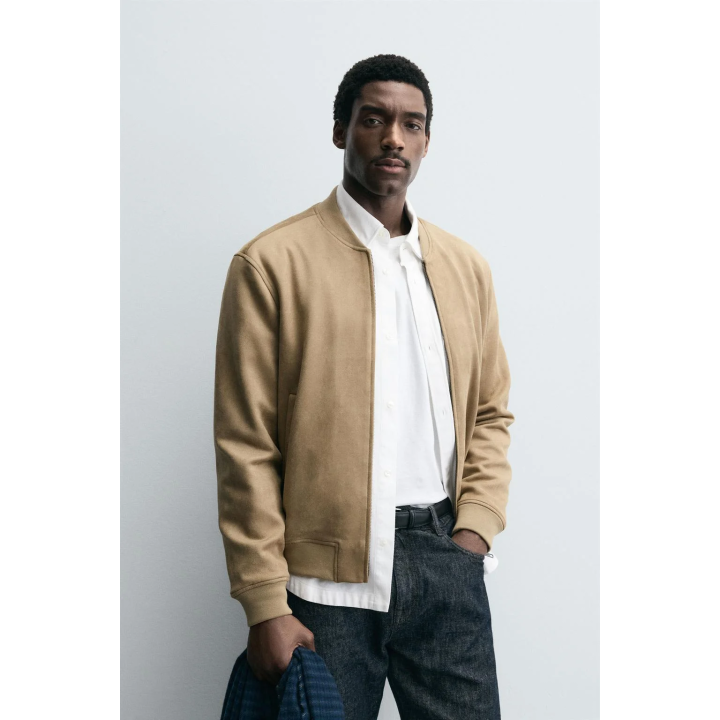 БОМБЕР ИЗ ИСКУССТВЕННОЙ ЗАМШИ