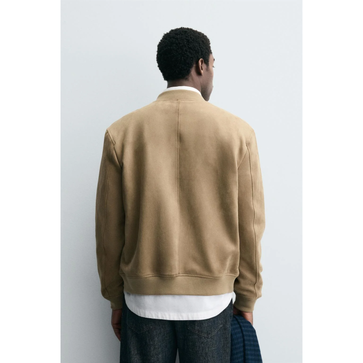 БОМБЕР ИЗ ИСКУССТВЕННОЙ ЗАМШИ