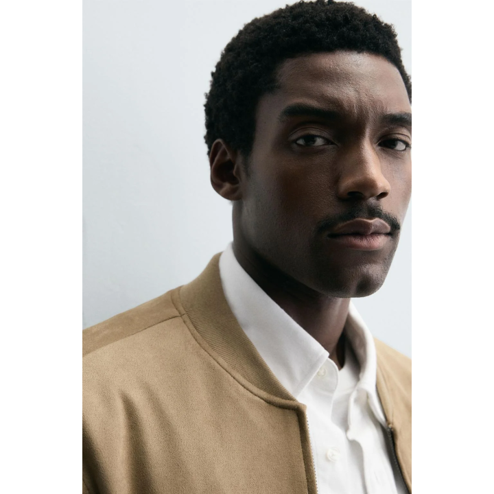 БОМБЕР ИЗ ИСКУССТВЕННОЙ ЗАМШИ