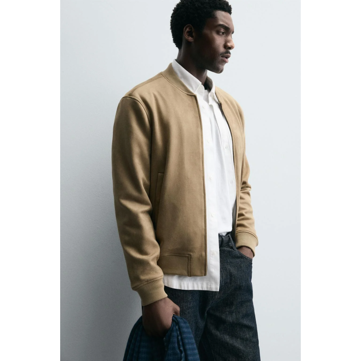 БОМБЕР ИЗ ИСКУССТВЕННОЙ ЗАМШИ