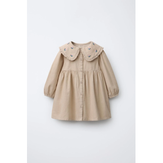 ВЕЛЬВЕТОВОЕ ПЛАТЬЕ С ВЫШИВКОЙ В ВИДЕ ЦВЕТОВ